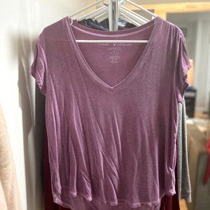 Lived-in wash, short-sleeve maroon t-shirt